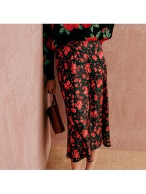 Sandy Skirt in Red Roses